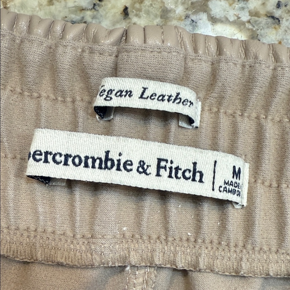 Abercrombie & Fitch Women's Vegan Leather Dolphin Hem Taupe Shorts size Medium - Picture 5 of 9